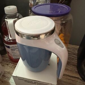Automatic Magnetic Stirring Cup in Pink